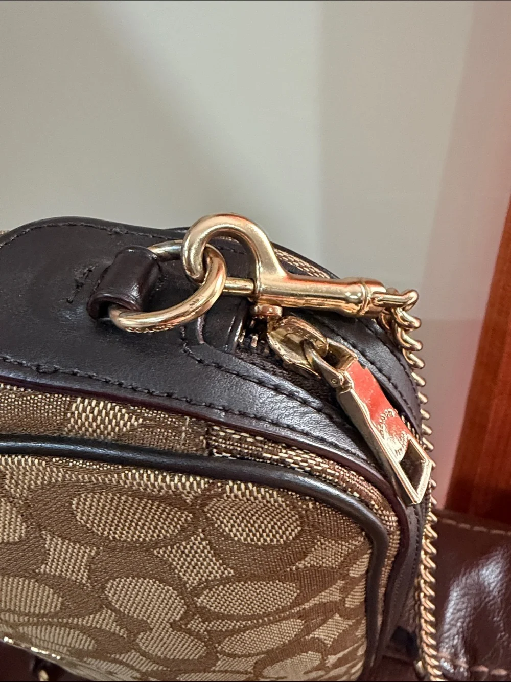 ‼️Coach Camera Signature Crossbody Bag